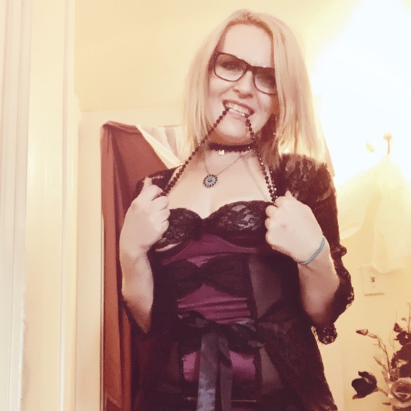 Meet your Posher, Randi - Picture 2 of 8